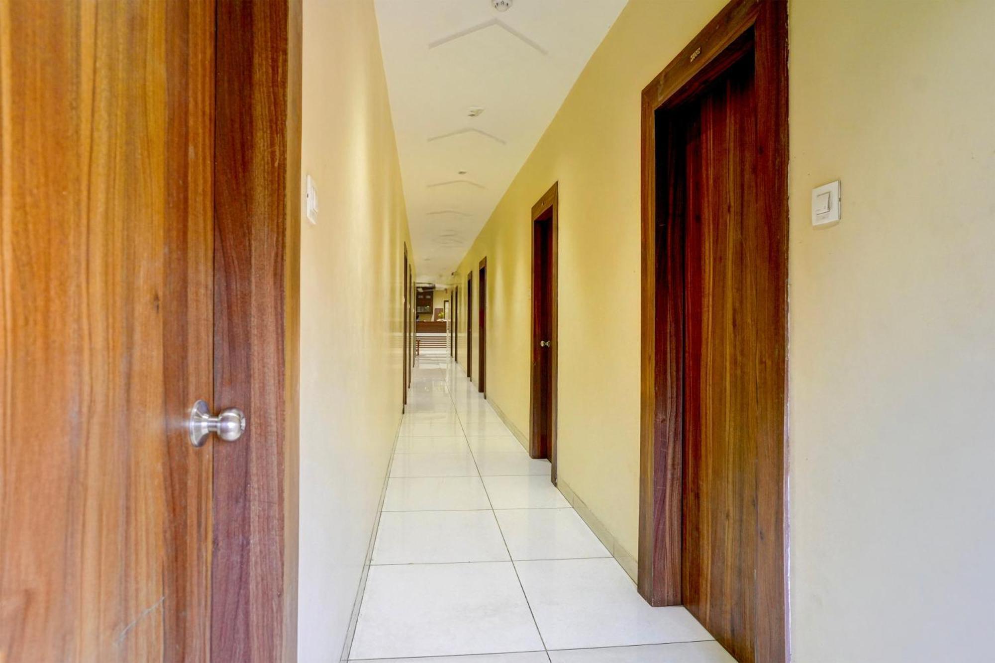 Hotel O Shubham Lodging & Boarding Shahad Railway Station — Photos 3
